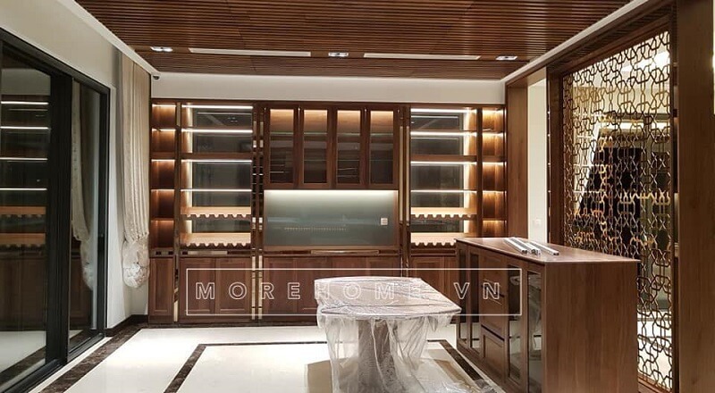 Mẫu tủ bếp gỗ tự nhiên cao cấp là sự lựa chọn lý tưởng cho những gia đình có khoảng bếp rộng rãi, sang trọng. Tủ bếp đẹp, sang trọng và đẳng cấp
